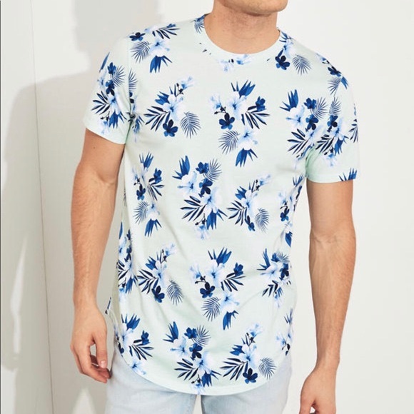 Hollister Mens Floral Curved Hem Tshirt 